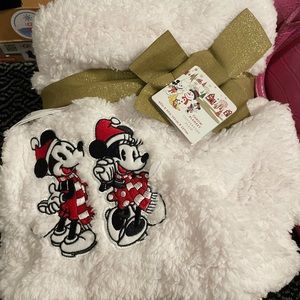 Mickey and Minnie Winter Fleece Blanket